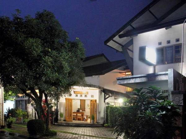 Rumah Asri Bed & Breakfast