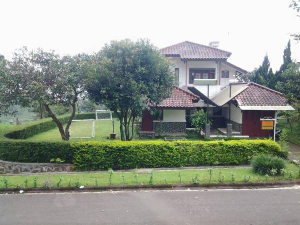Villa ChavaMinerva Bata Ciater Highland Resort