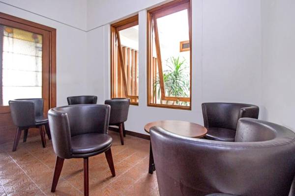 Residences by RedDoorz near Rumah Mode