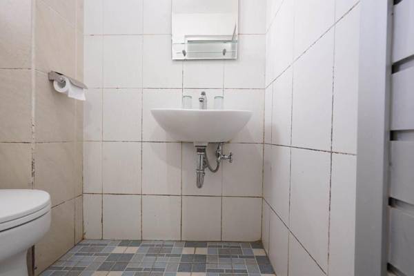 OYO 1699 Verona Residence