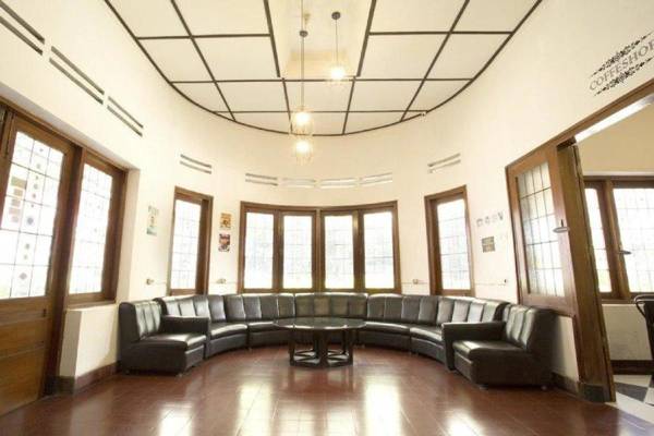 RedDoorz @ Supratman Street