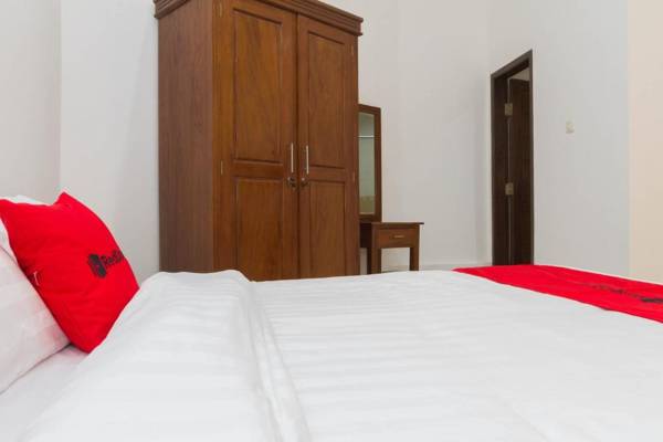 RedDoorz near Jatinangor Town Square