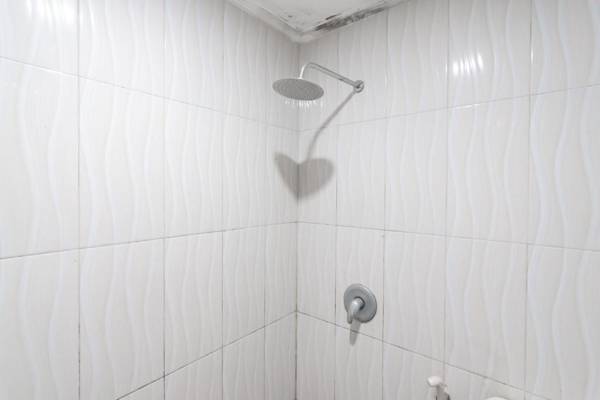 Vaccinated Staff - OYO 1360 Bumi Makhraja Syariah