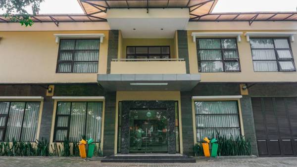 OYO 1740 Tekmira Residence Supratman