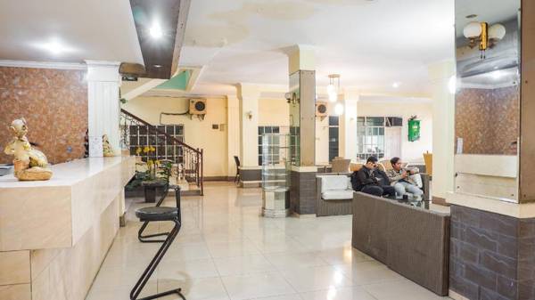 OYO 2085 Chrysanta Hotel