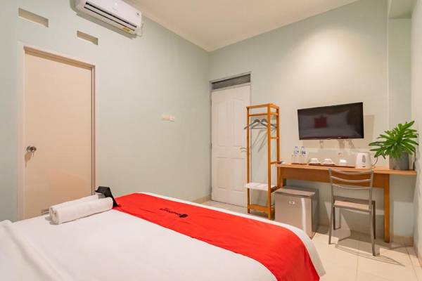 RedDoorz Plus @ Bagusrangin Street