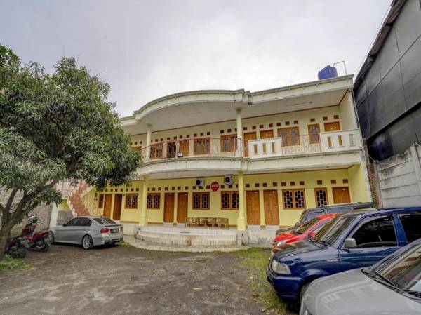 Vaccinated Staff - SPOT ON 90171 Pondok Kuning