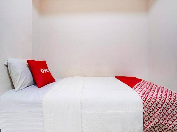 OYO 90205 Queen Rent Apartment Gateway Pasteur