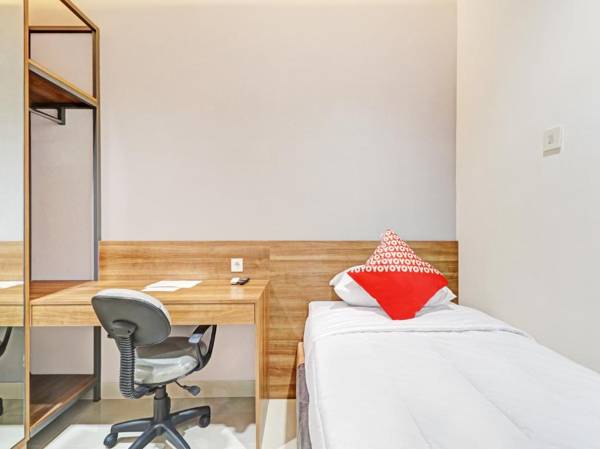 Workspace - Vaccinated Staff - OYO 90398 Socialite Residence Hotel