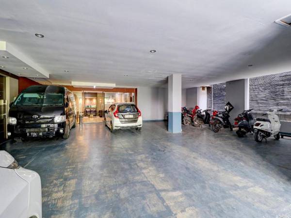 OYO Flagship 90641 Sky City Home