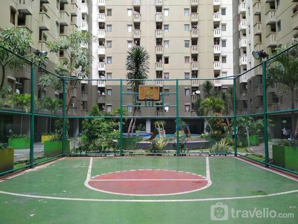 Comfy & Clean 2BR Gateway Ahmad Yani By Travelio