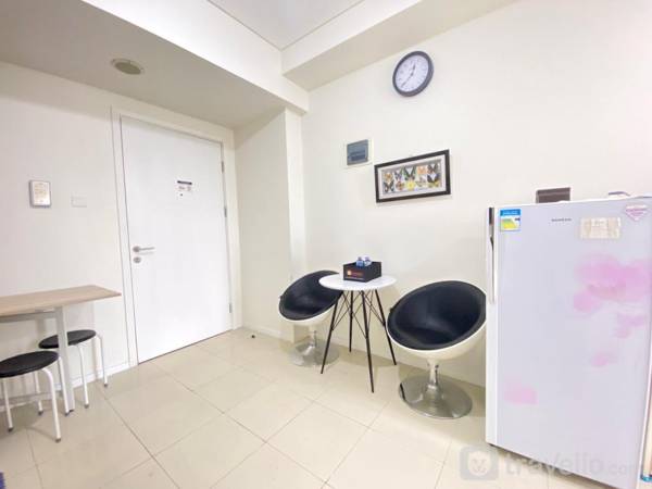 Comfy Bright 1BR Parahyangan Residence By Travelio
