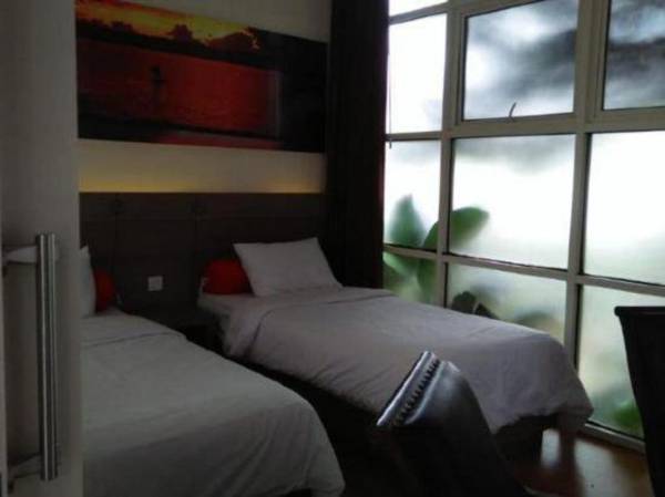 Bukit Cikahuripan Resort