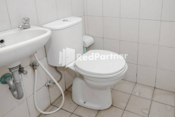 RedLiving Apartemen Tamansari Panoramic - Santuy Agency Lobby P1 9