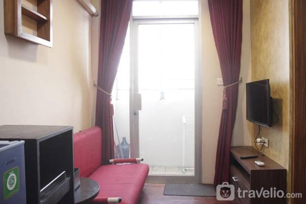 Strategic & Comfy 2BR Apartment at The Edge near UNJANI By Travelio