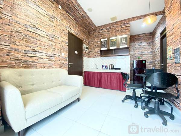 Workspace - Warm Comfort 2BR Mekarwangi Cibaduyut By Travelio