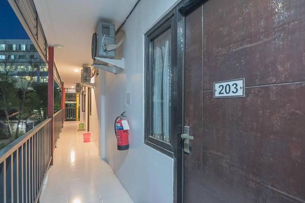 RedDoorz near Living Plaza Balikpapan