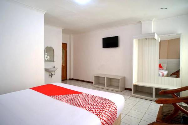 Capital O 2885 Hemra Hotel