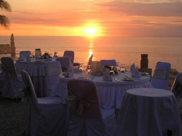 Blue Point Bay Villas & Spa Hotel