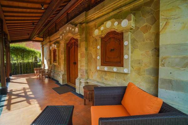 Giri Bhagawan Villas & Spa