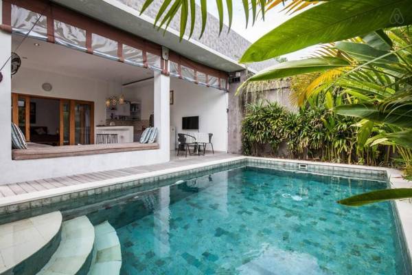Adorable 1BR villas in the herat of Seminyak