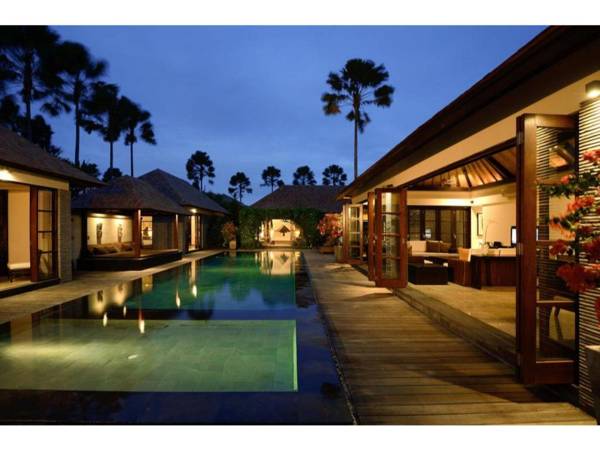 5BR Luxury Private Pool Villa Kitchen