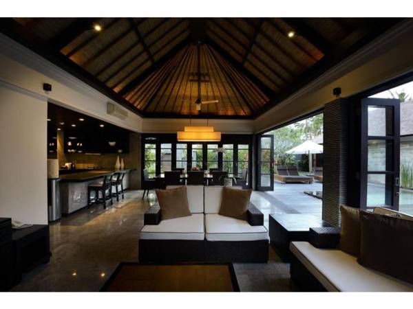 5BR Luxury Private Pool Villa Kitchen