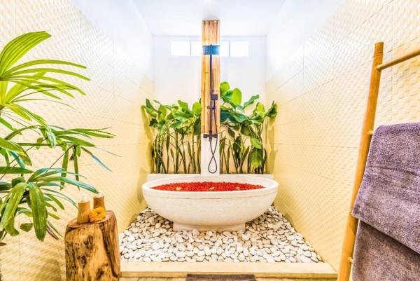 Villa Florence - 3BDR Luxury Villa Private Pool Walk to the Beach