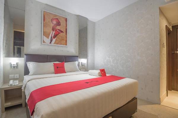 RedDoorz Premium near Grand Batam Mall