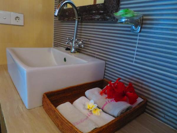 Amed Cafe & Hotel Kebun Wayan