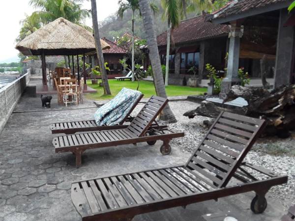 Temple Cafe and Seaside Cottages