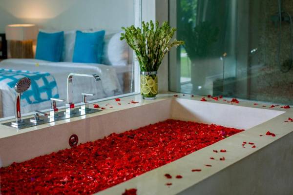 Comfortable Home Walk To BERAWA BEACH Quiet Area