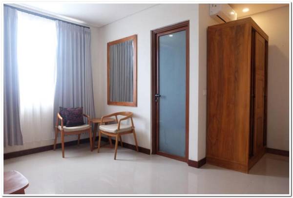 RedDoorz Plus near Canggu Beach