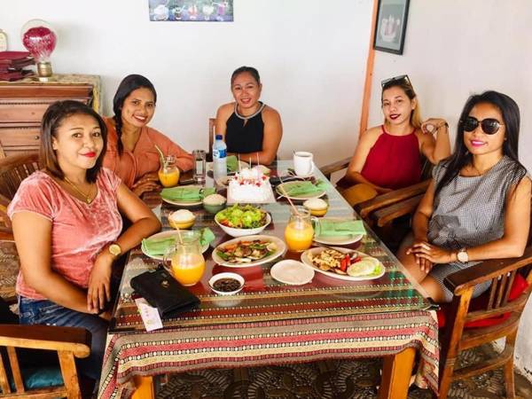 KJ Purple Gate House