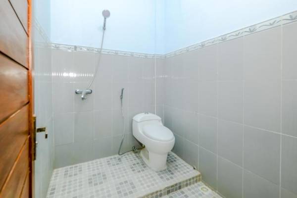 Vaccinated Staff - OYO 2450 Hening Homestay