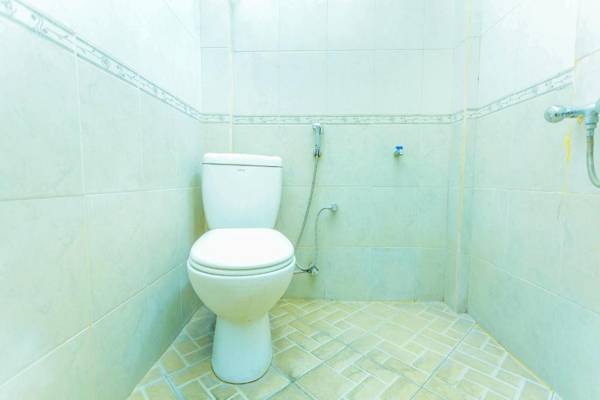 OYO 2848 Senaz Guesthouse