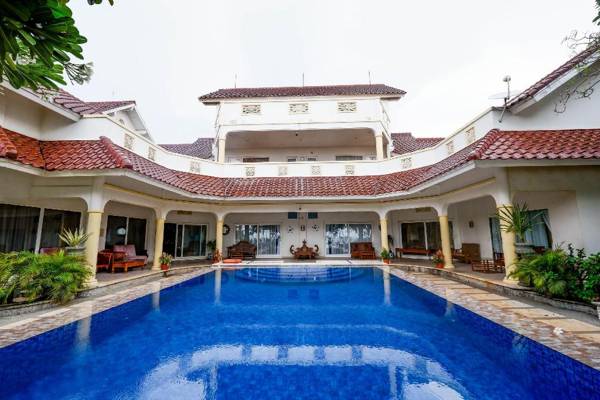 OYO 2359 Bayfront Karnadia