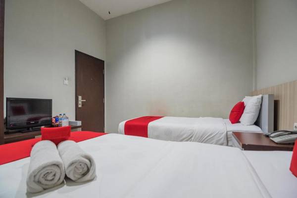RedDoorz Plus near Simpang Rimbo Jambi
