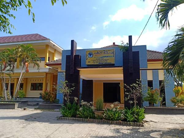 OYO 1732 Edotel Praya Syariah