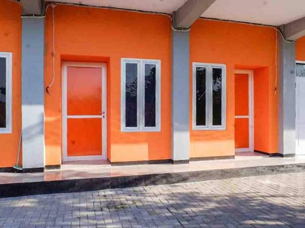 Artayya Puri 2 near Alun Alun Caruban