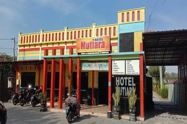 OYO 90627 Hotel Mutiara