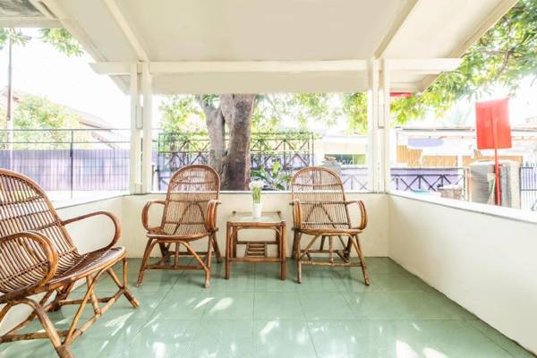 Vaccinated Staff - OYO 2227 Raka Residence Syariah