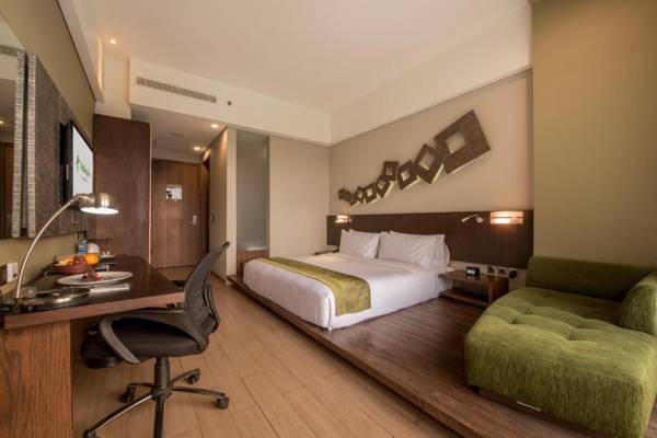 Workspace - Holiday Inn Cikarang Jababeka an IHG Hotel