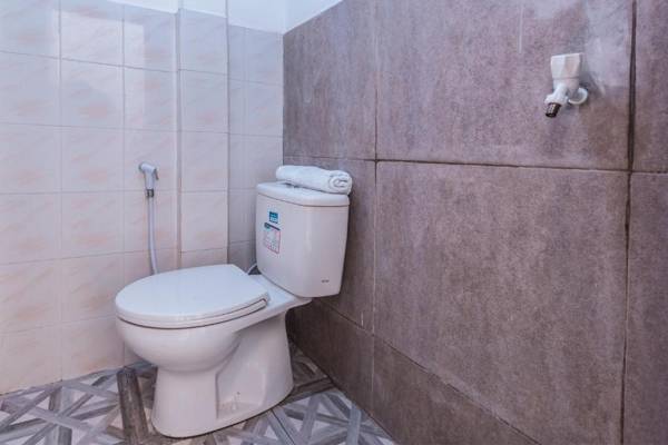 Vaccinated Staff - OYO 947 Angel Home Stay Syariah