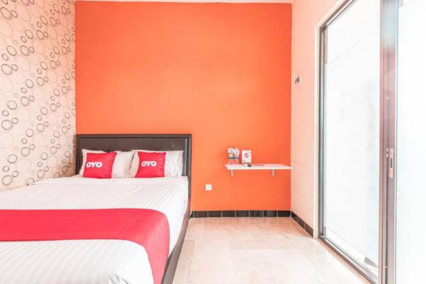 Vaccinated Staff - OYO 1742 Safa Alya