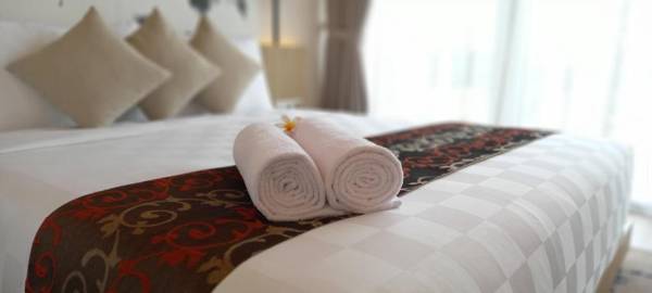 Louis Kienne Chadstone Cikarang