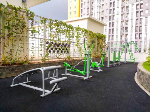 Warm Homey 2BR @ Springlake Summarecon By Travelio