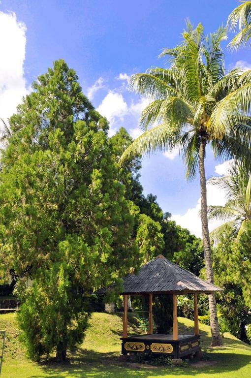 Puri Bunga Beach Cottages