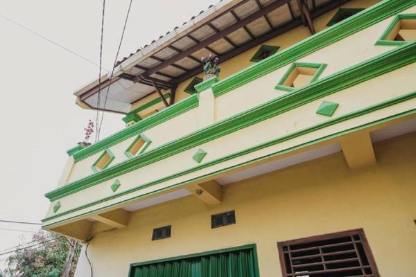 RedDoorz Syariah near Stadion Maulana Yusuf