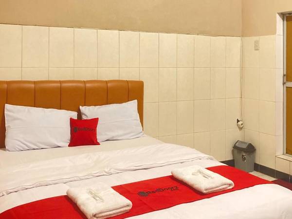 RedDoorz Syariah At Hotel Meurah Mulia